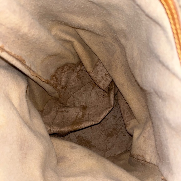 SOLD Authentic LOUIS VUITTON Monogram Bucket GM Shoulder Bag M42236 - Picture 10 of 11